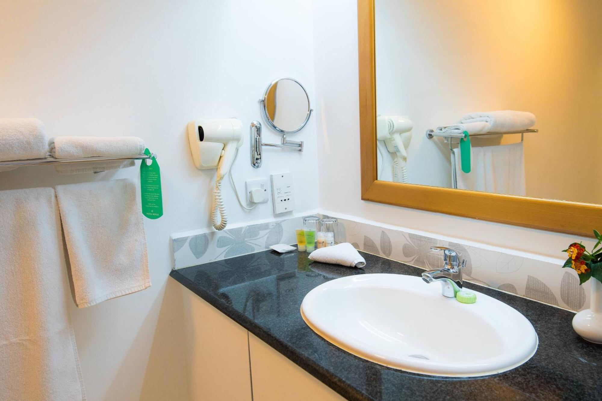 Protea Hotel By Marriott Dar Es Salaam Oyster Bay מראה חיצוני תמונה