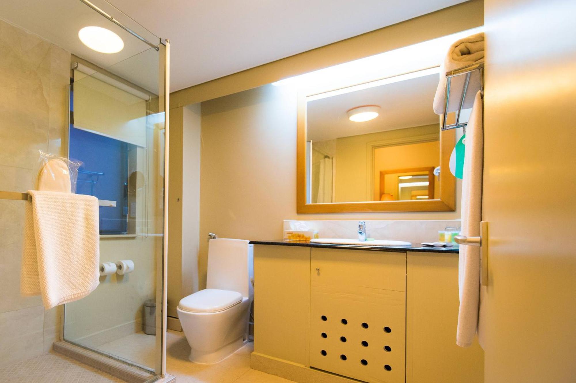 Protea Hotel By Marriott Dar Es Salaam Oyster Bay מראה חיצוני תמונה